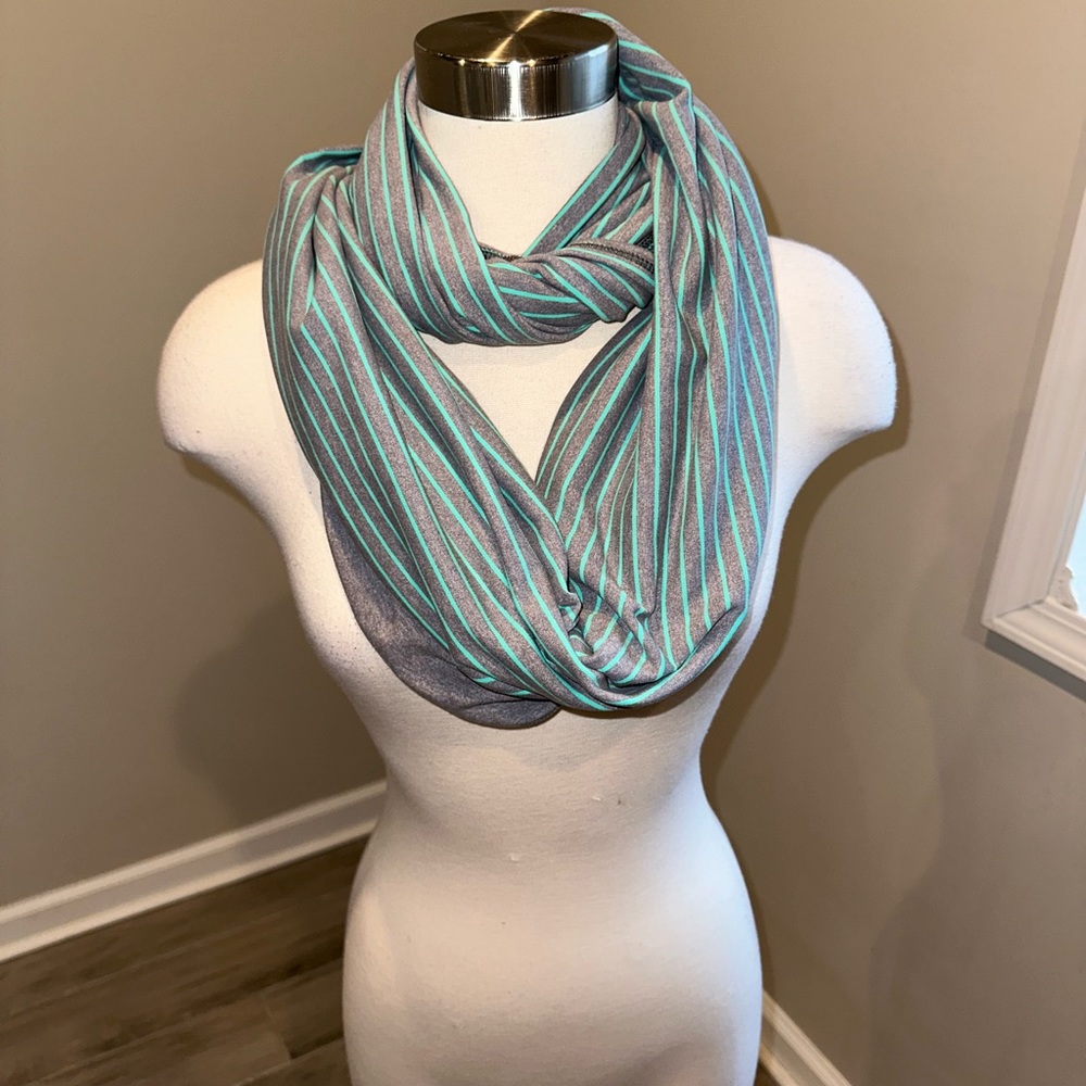 Lululemon Customizable Snap Scarf